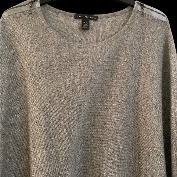 Black Label Cape Grey with Silver threads - Picture 4 of 8